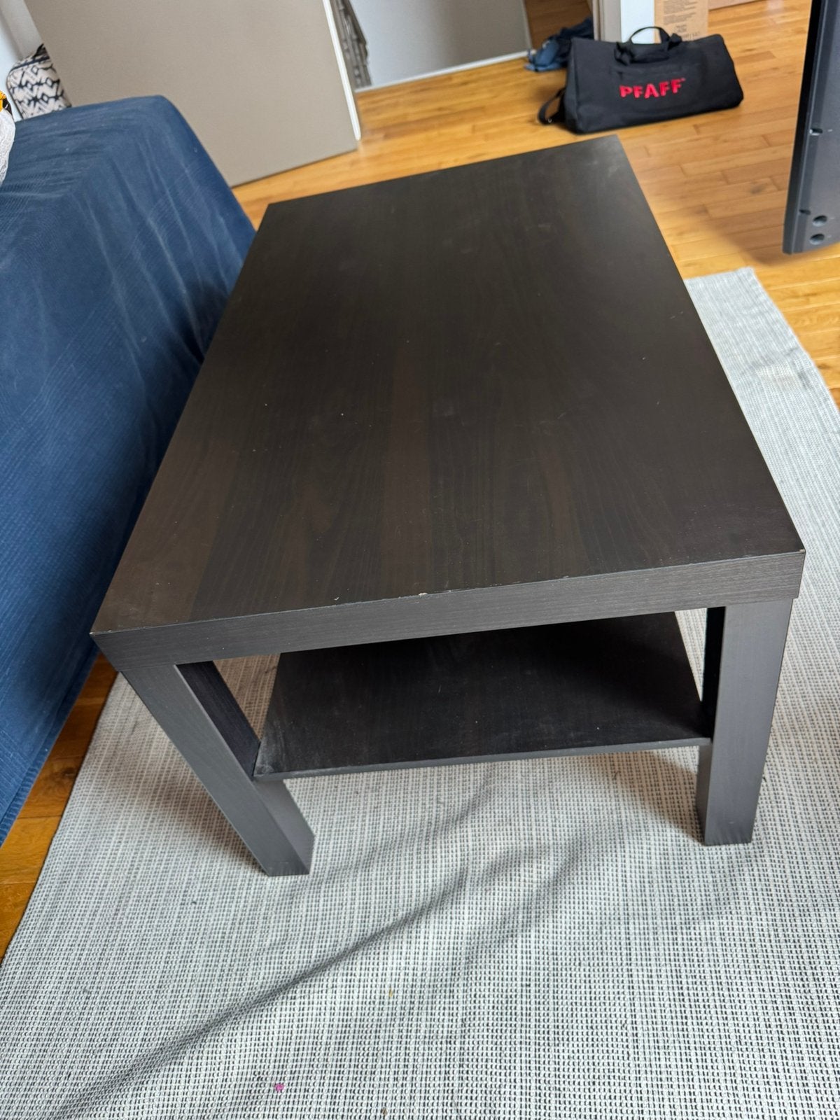 Table basse noire Ikea à donner, Enlèvement, Comme neuf