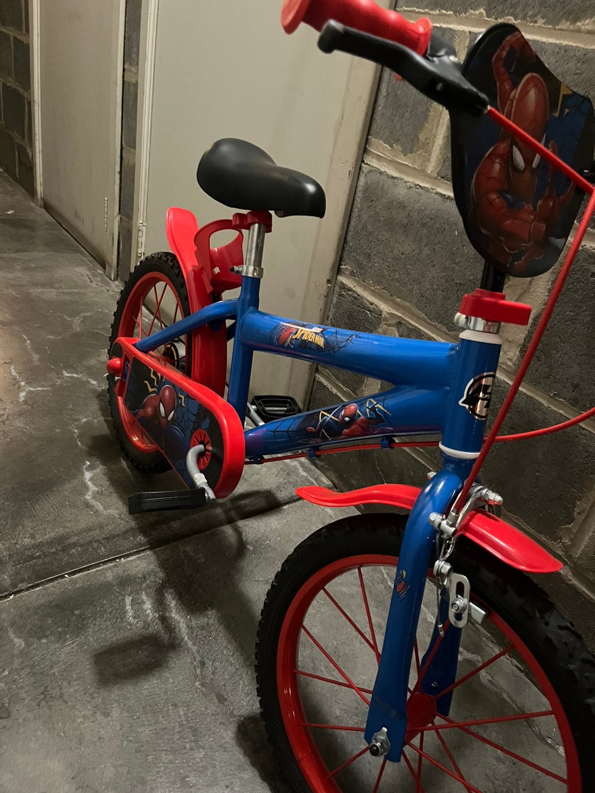 Velo spider man NEW jamais utiliser, Vélos & Vélomoteurs, Frein à tambour, Comme neuf, Enlèvement, 14 pouces ou moins