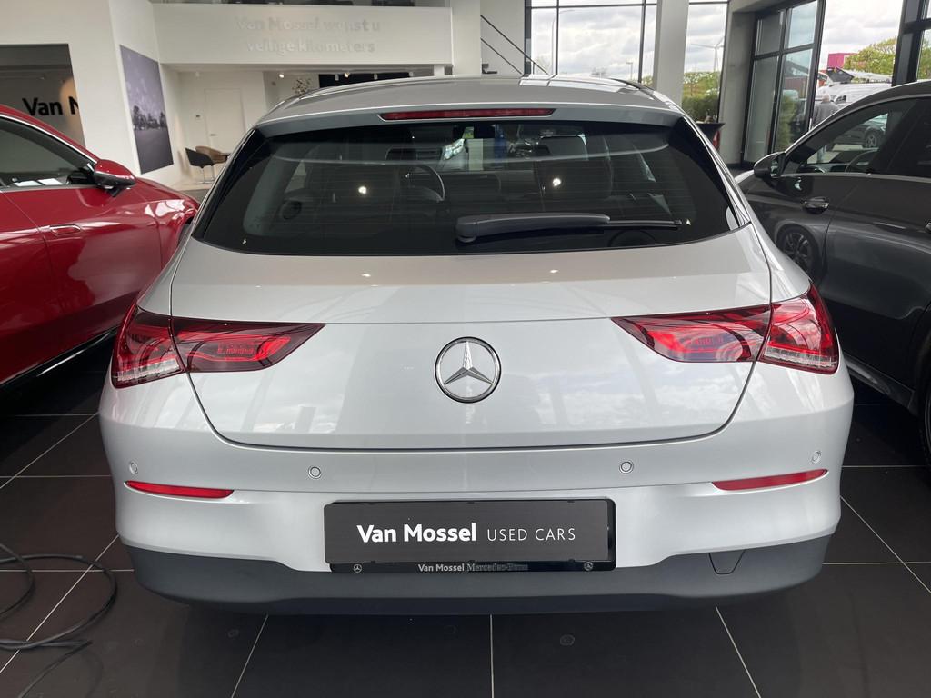 Mercedes-Benz CLA 180 d Shooting Brake Business Line + TREKH, Auto's, Stof, Gebruikt, 4 cilinders, 116 pk