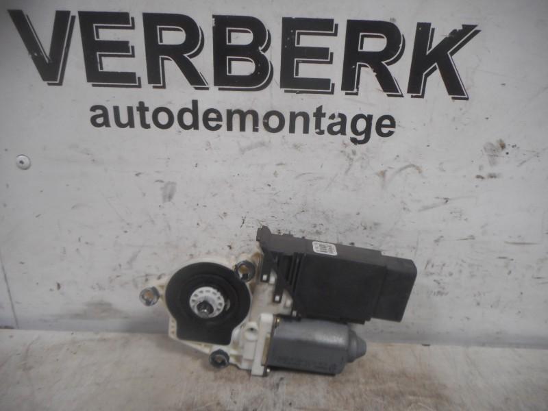 MOTEUR LEVE VITRE ELECTRIQUE AVANT DROIT Bora (1J2), Utilisé, Droite, Volkswagen