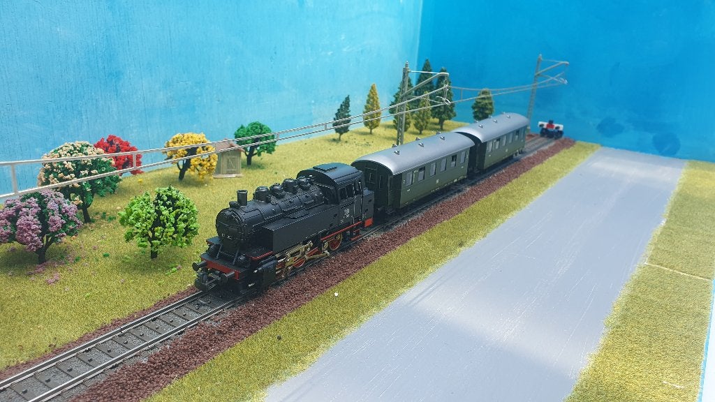 Märklin BR81 delta digitaal + 2 nieuwe wagons H0, Wisselstroom, Treinset, Ophalen of Verzenden, Zo goed als nieuw