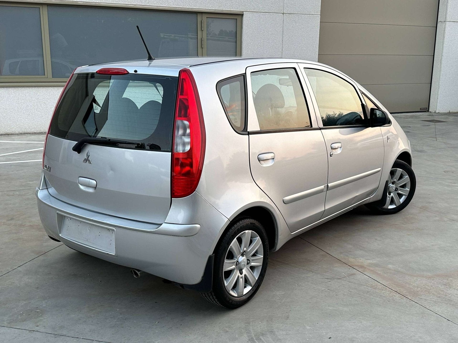 Mitsubishi Colt 1.3i, 5 Deurs, Airco, KVV & 12 M Garantie, Auto's, Gebruikt, Zwart, 4 cilinders, 95 pk