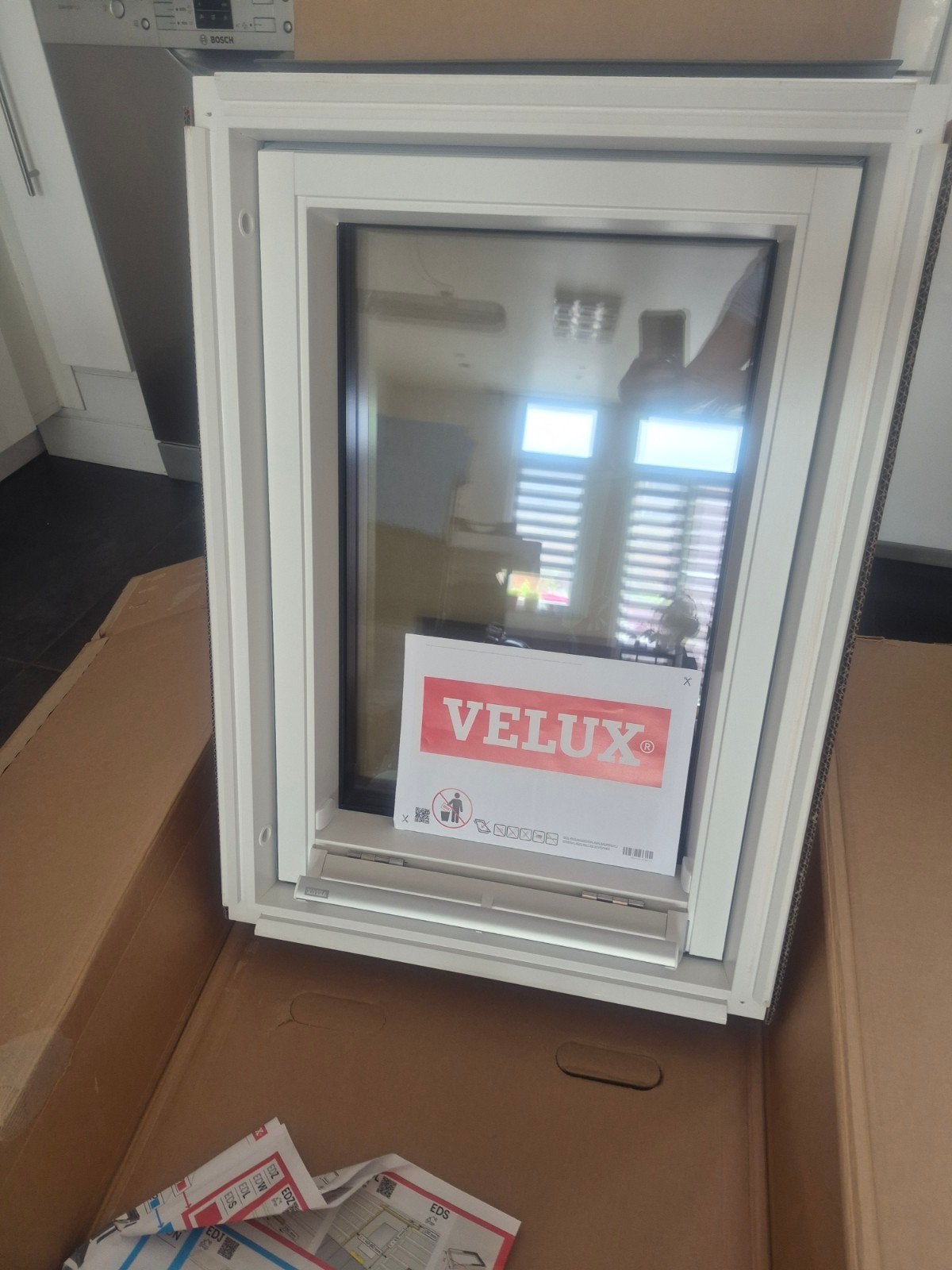 Velux neuf dimensions 55x78, Bricolage & Construction, Vitres, Châssis & Fenêtres