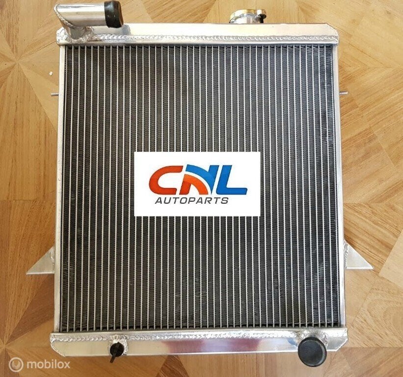 Radiateur Triumph TR6 1975 1976 manual radiator, Autos : Pièces & Accessoires, Neuf, Enlèvement ou Envoi