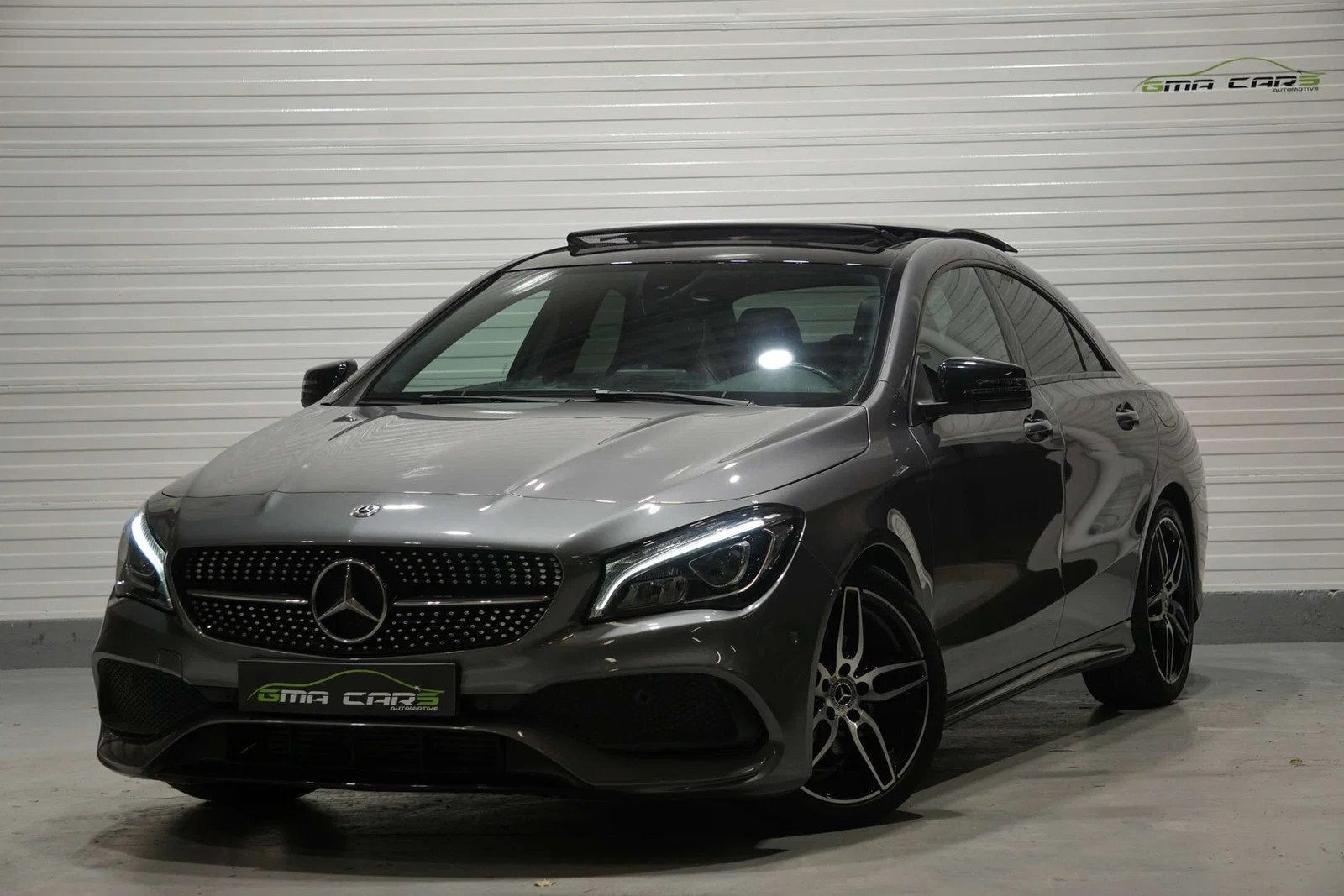 Mercedes-Benz CLA-Klasse 180 CLA 180 Amg-Pack-Navi-Cam-Pano-, 122 pk, Gebruikt, 4 cilinders, Parkeerassistent