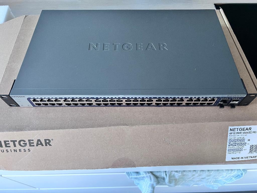 NETGEAR GS748T 48-Port Gigabit Smart Switch, Informatique & Logiciels, Commutateurs réseau, Comme neuf, Enlèvement