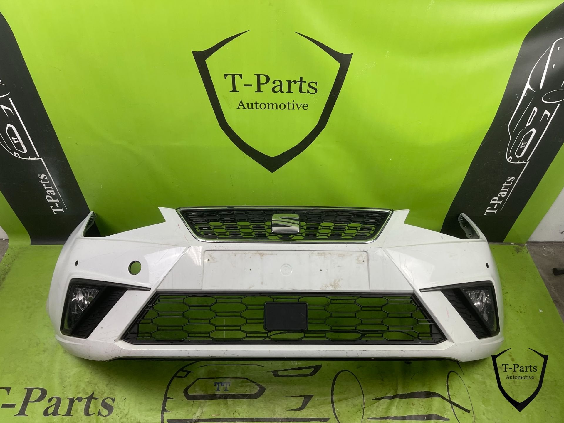 seat ibiza 5F voorbumper bumper PDC, Auto-onderdelen, Info@fabrikant.eu, Bumper, Seat, Fabrikantstraat 1
1000 AA  Amsterdam