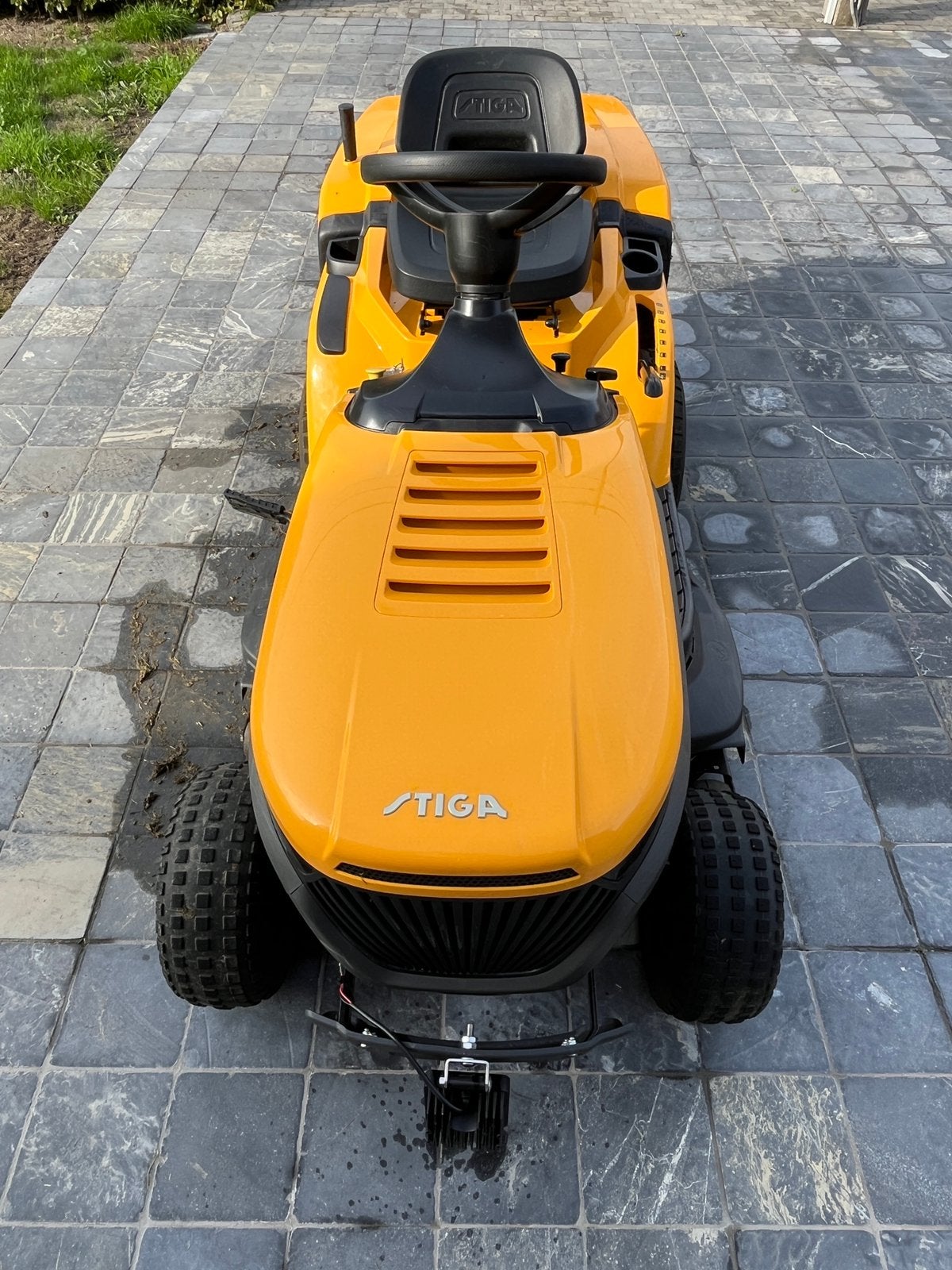 TONDEUSE AUTOPORTÉE maniable, agile et très pratique, Enlèvement, Utilisé, Démarrage électrique