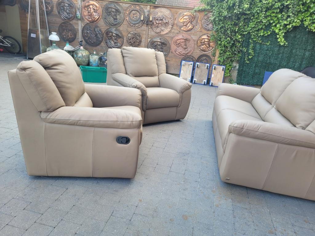 Lederen italiaanse salon, Ophalen