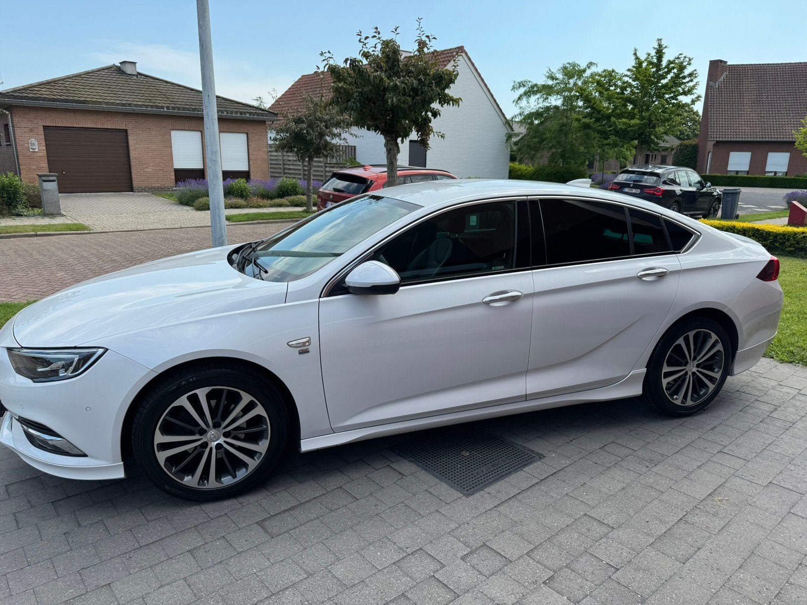 Opel Insignia 1.5 benzine Automaat OPC-Line, Auto's, 4 cilinders, Wit, Bedrijf, 5 deurs