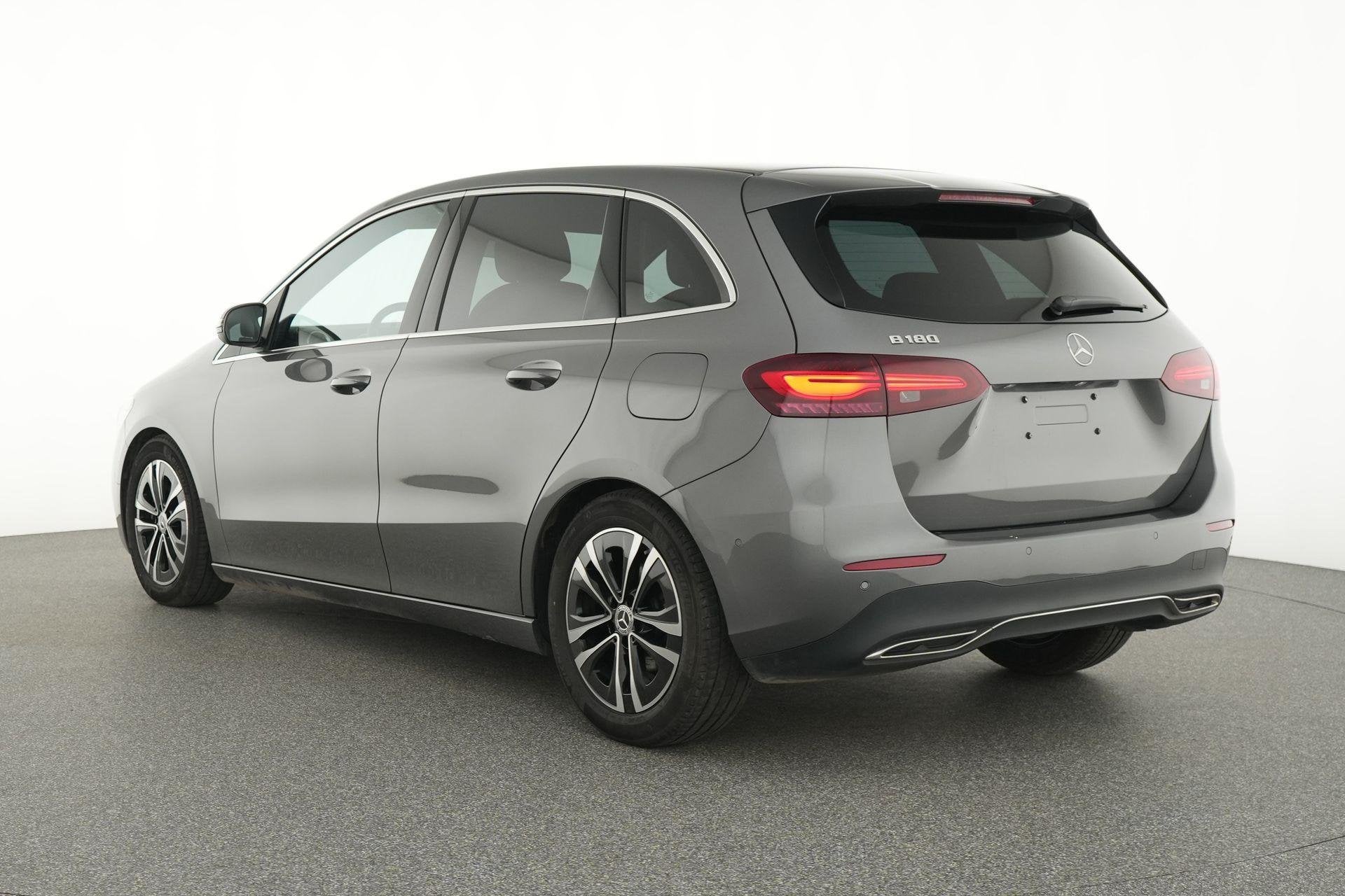 Mercedes-Benz B-klasse 180 Business Line | Verwarmde Zetels, Auto's, Gebruikt, 135 g/km, 4 cilinders, 700 kg