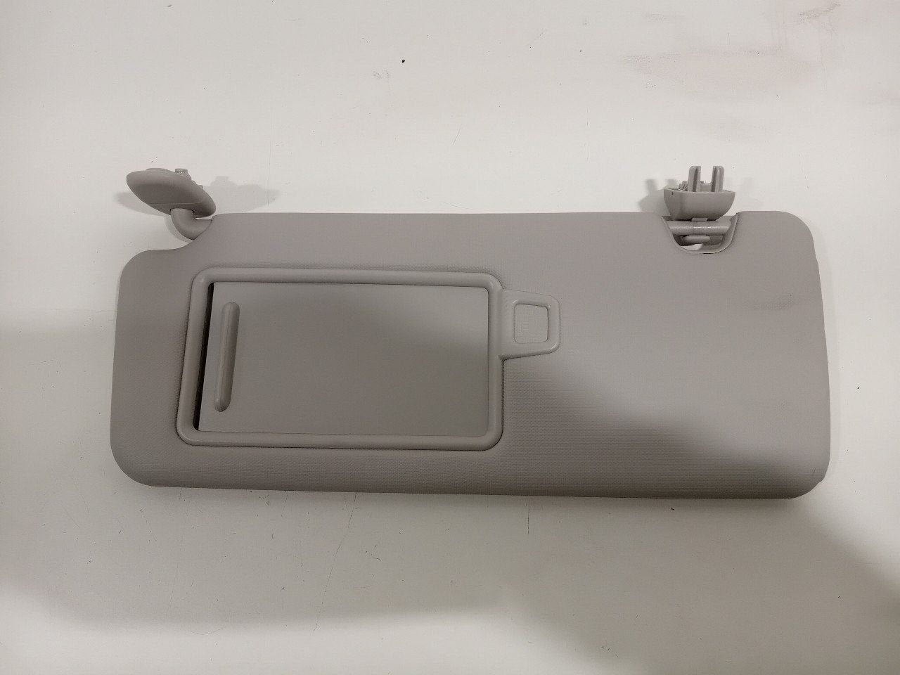 Zonneklep links Hyundai Tucson, Onderdelen@venauto.nl, Van der Ven Autorecycling B.V., Gebruikt, Ettenseweg 76, 4706 PB Roosendaal, The Netherlands