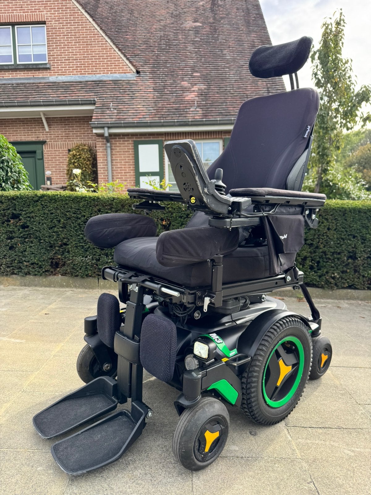 Fauteuil électrique à 6 roues Permobil M3 chaise roulante, Divers, Chaises roulantes, Enlèvement ou Envoi, Pliant, Comme neuf