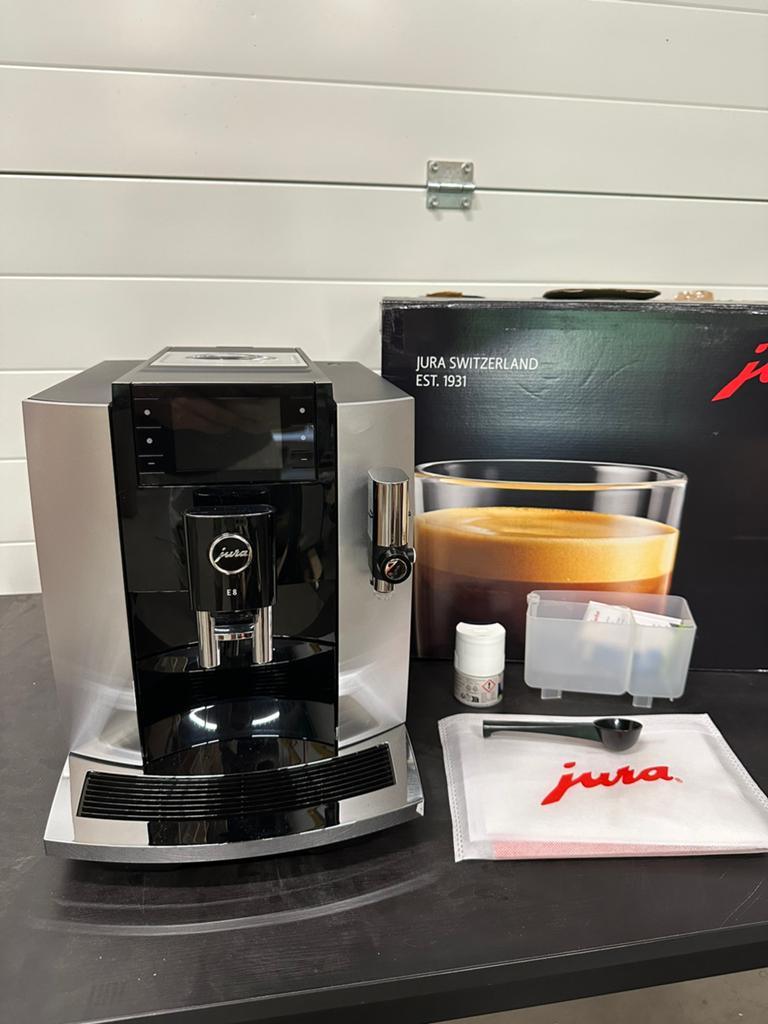 Jura E8 Platina (EC) Espressomachine, Electroménager, Cafetières, Neuf, Réservoir d'eau amovible, Jura, Café en grains