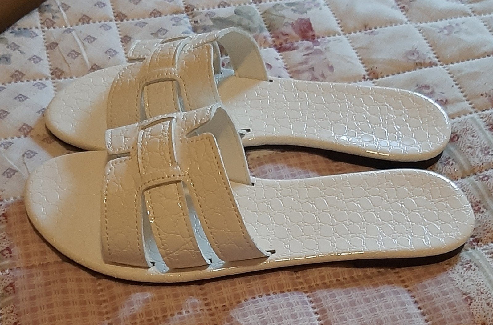 Mules et pantoufles 10 eur pièce taille 38/39, Enlèvement ou Envoi, Neuf, Rose, Pantoufles