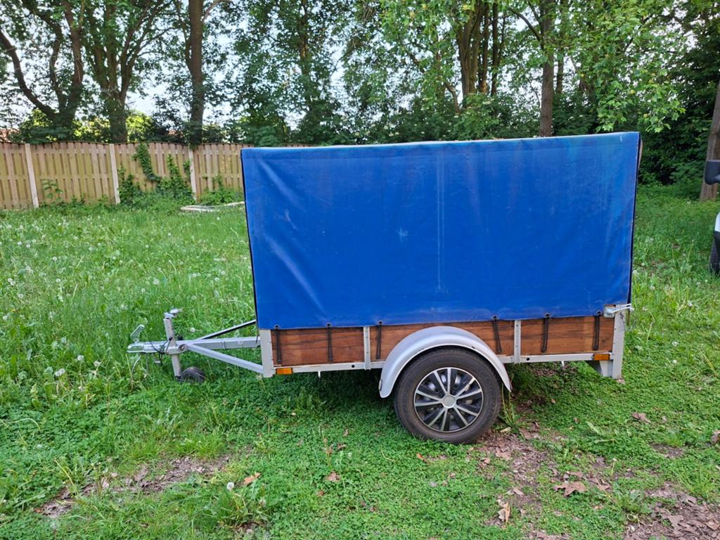 Aanhangwagen gesloten 750kg, Ophalen