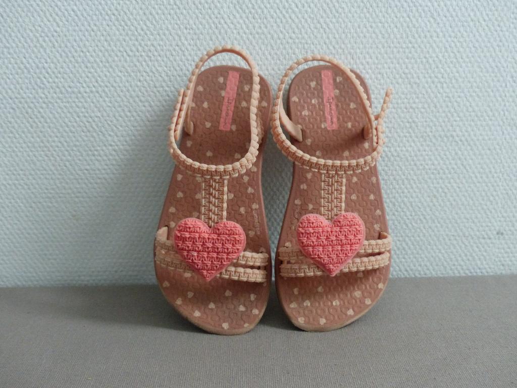 Sandales Ipanema pour fille - taille 23/24, Enlèvement ou Envoi, Comme neuf, Chaussures, Fille