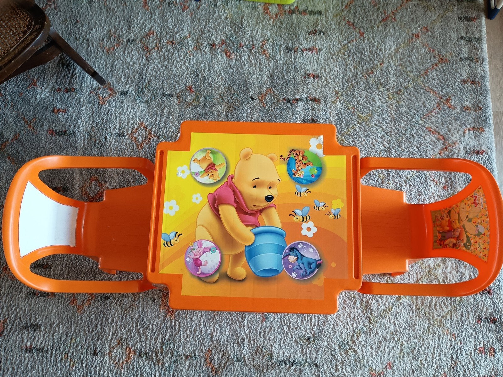Table pour enfants, Enlèvement