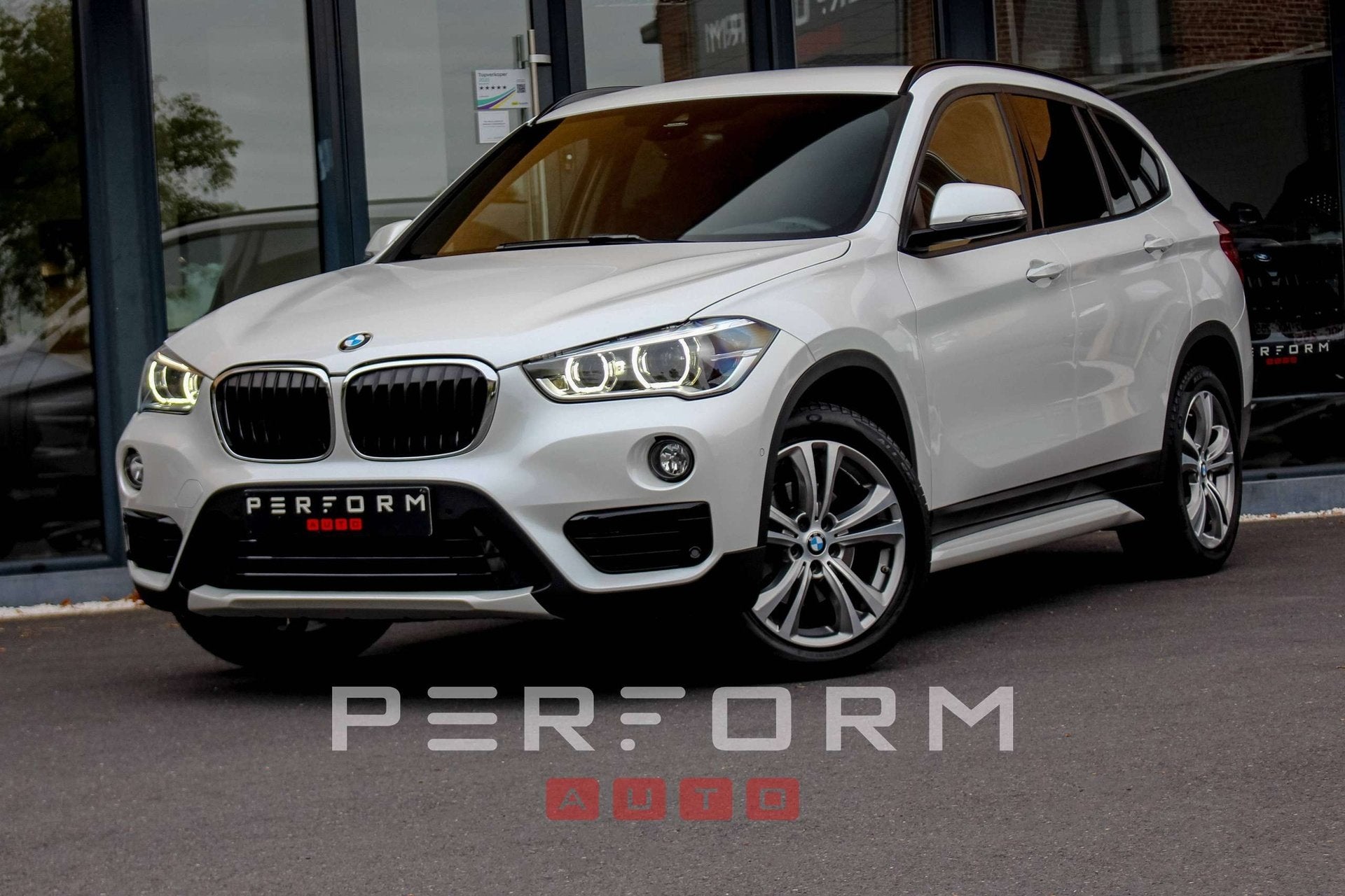 BMW X1 2.0d*4x4 xDRIVE*PARELMOER*TREKHAAK*CARPLAY*, Autos, Achat, Entreprise, Boîte manuelle, Entretenue par le concessionnaire