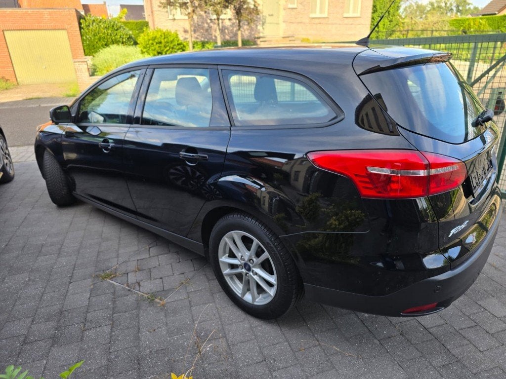 Ford Focus 2016 1.5 Diesel ABSOLUTE BLACK - Ford Assistance, Auto's, Focus, Stof, 4 cilinders, Zwart