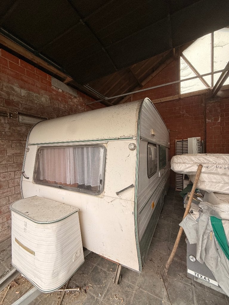 Une caravane, Particulier