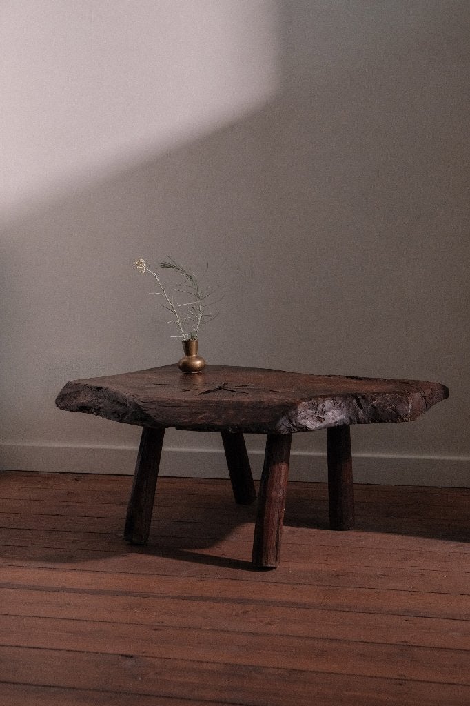 Salontafel in massief hout met organische vorm, Ophalen