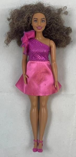Poupée Barbie Fashionistas 225 Dream Date, cheveux bouclés 2, Envoi, Comme neuf, Fashion Doll