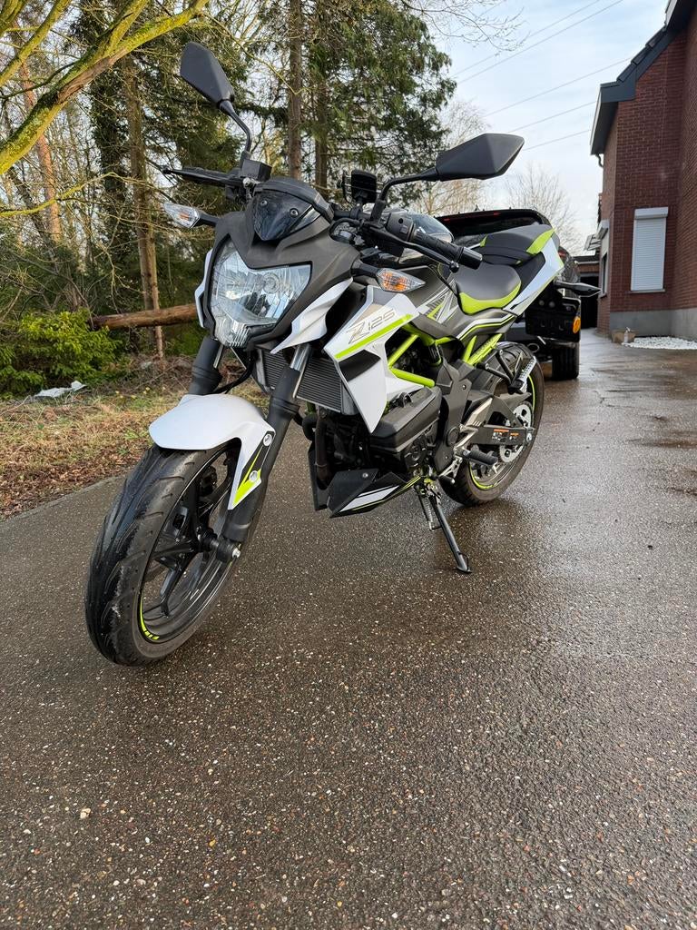 Kawasaki Z125 2022 – 2400 km – ALS NIEUW – A1 / Code 372, Motoren, Particulier, 125 cc, 11 kW of minder, ABS