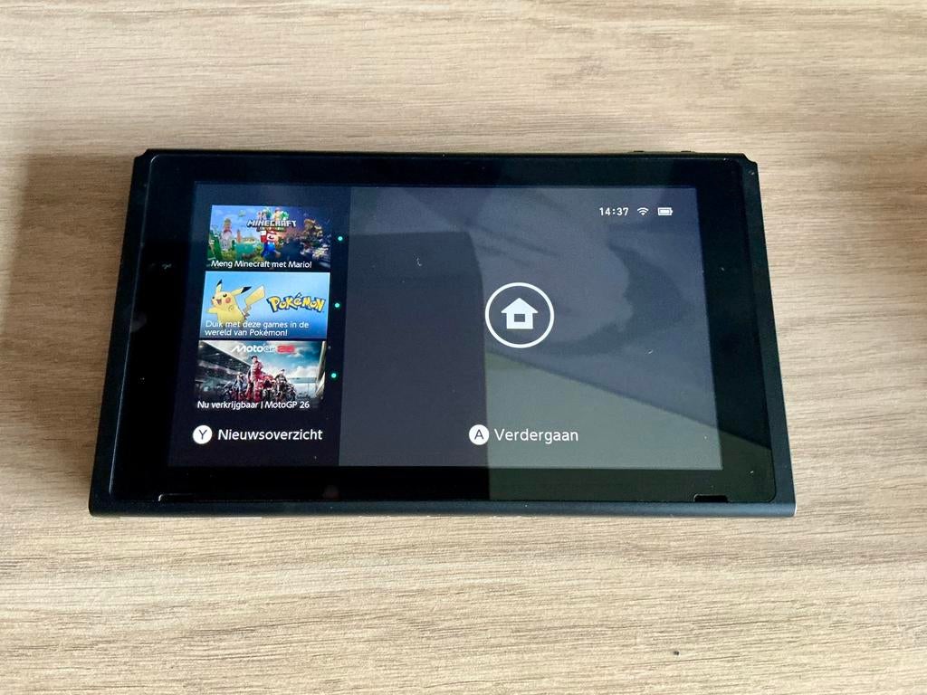 Nintendo switch met 4 controlers, Consoles de jeu & Jeux vidéo, Consoles de jeu | Nintendo Switch, Utilisé, Enlèvement ou Envoi