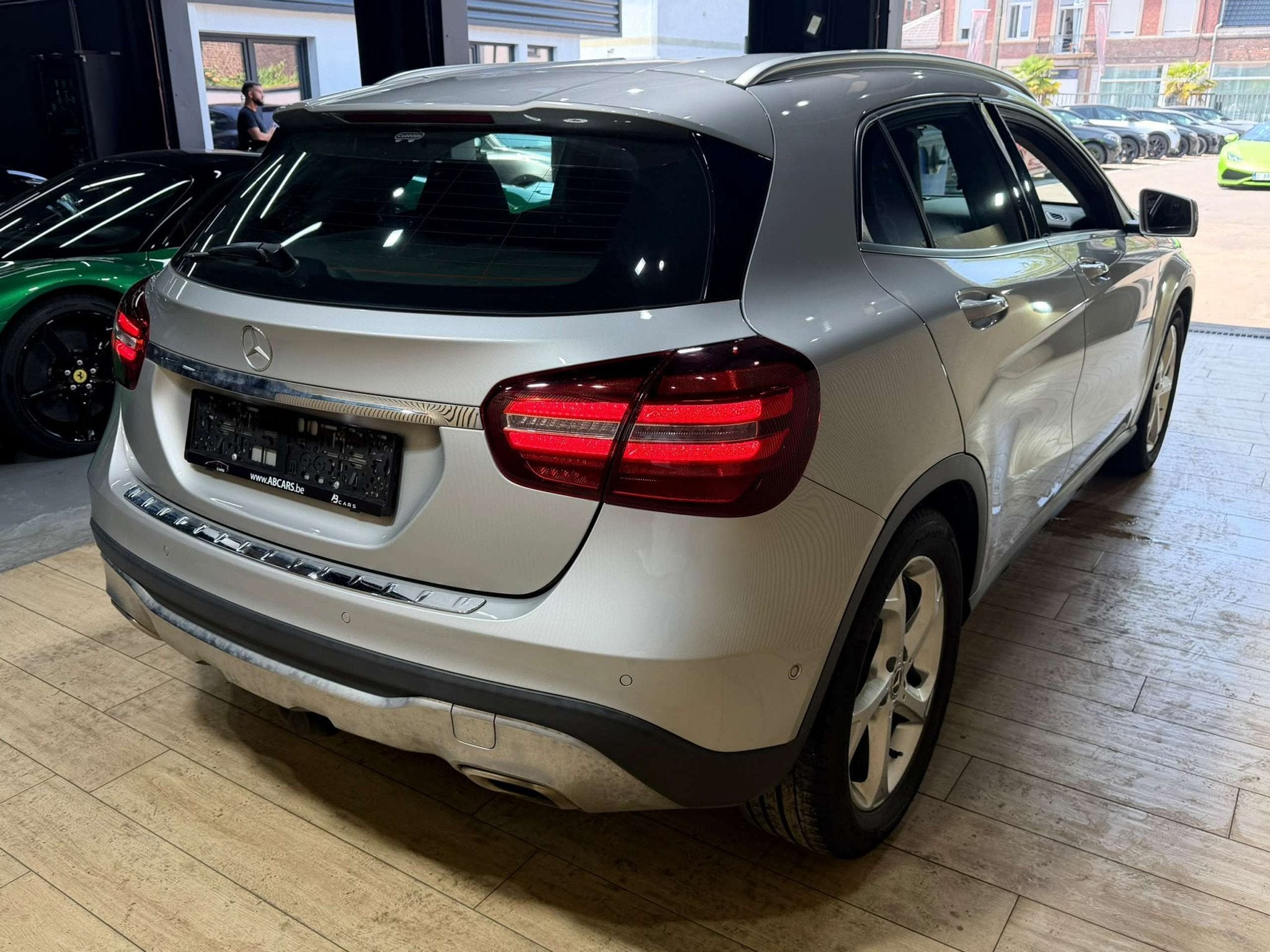 Mercedes-Benz GLA 180 * PACK SPORT * 1ER PROPRIETAIRE * GARA, Auto's, Mercedes-Benz, 90 kW, 122 pk, Gebruikt, 4 cilinders