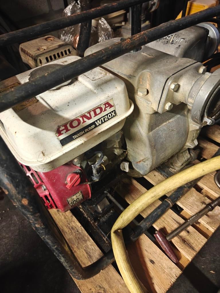 Honda wt20x vuilwaterpomp op benzine, Ophalen