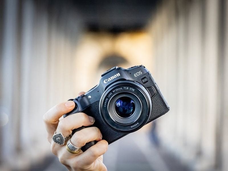 Canon EOS R8 + Canon RF45mm f/1.2 STM lens, TV, Hi-fi & Vidéo, Stabilisation d'image, Canon, Enlèvement, Batterie