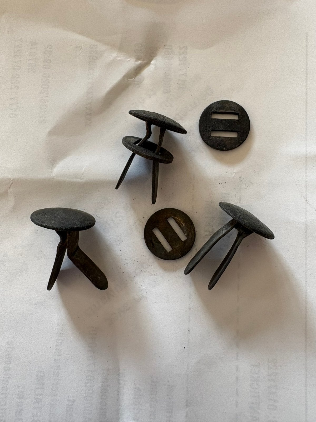 WW2 lot de rivets pour casque allemand, Enlèvement ou Envoi