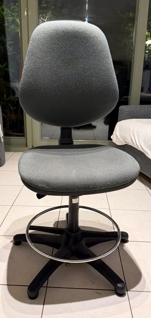 Adjustable office chair, comfortable, functional, grey/blacK, Ophalen, Zo goed als nieuw, Grijs, Bureaustoel