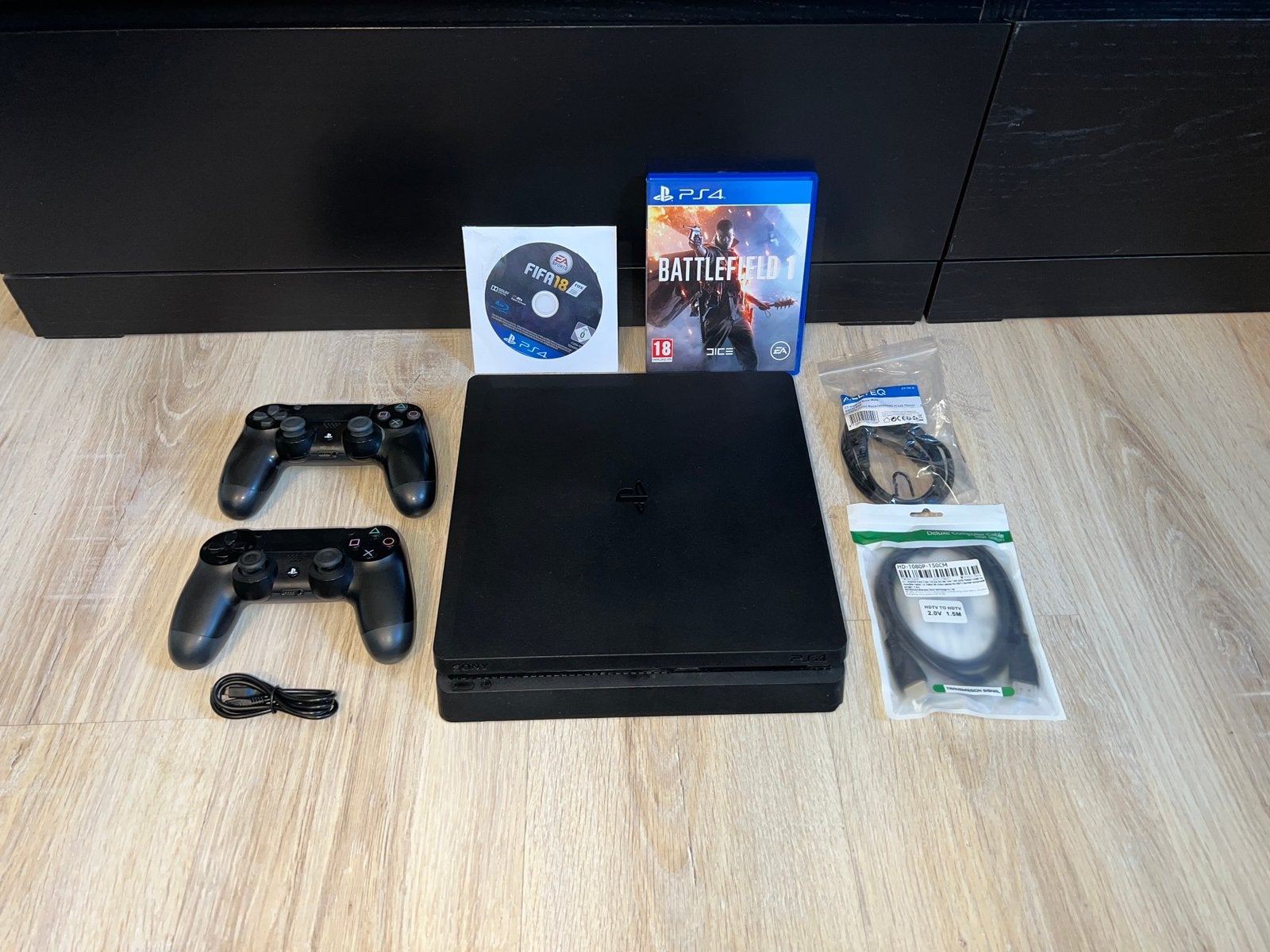 PlayStation 4 Slim 512GB SSD + 2 Controllers & 2 Games, Ophalen, Met 2 controllers, Zo goed als nieuw, Slim