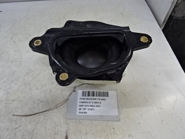 DIVERSEN DIVERS Porsche 718 Boxster (982) (99164556500), Gebruikt, Porsche Deutschland GmbH, Porscheplatz 1
70435  Stuttgart, DE