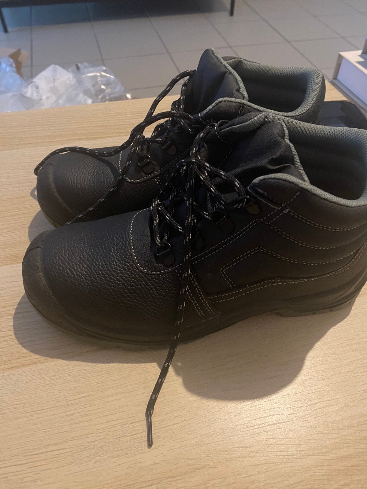 Werkschoenen Maat 42 EU, Ophalen of Verzenden, Zo goed als nieuw, Werkschoenen