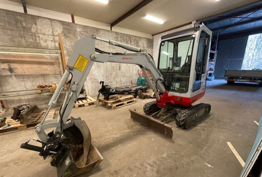 Mini pelle Takeuchi TB016 2005 1070 heures 7 accessoires, Envoi, Excavatrice