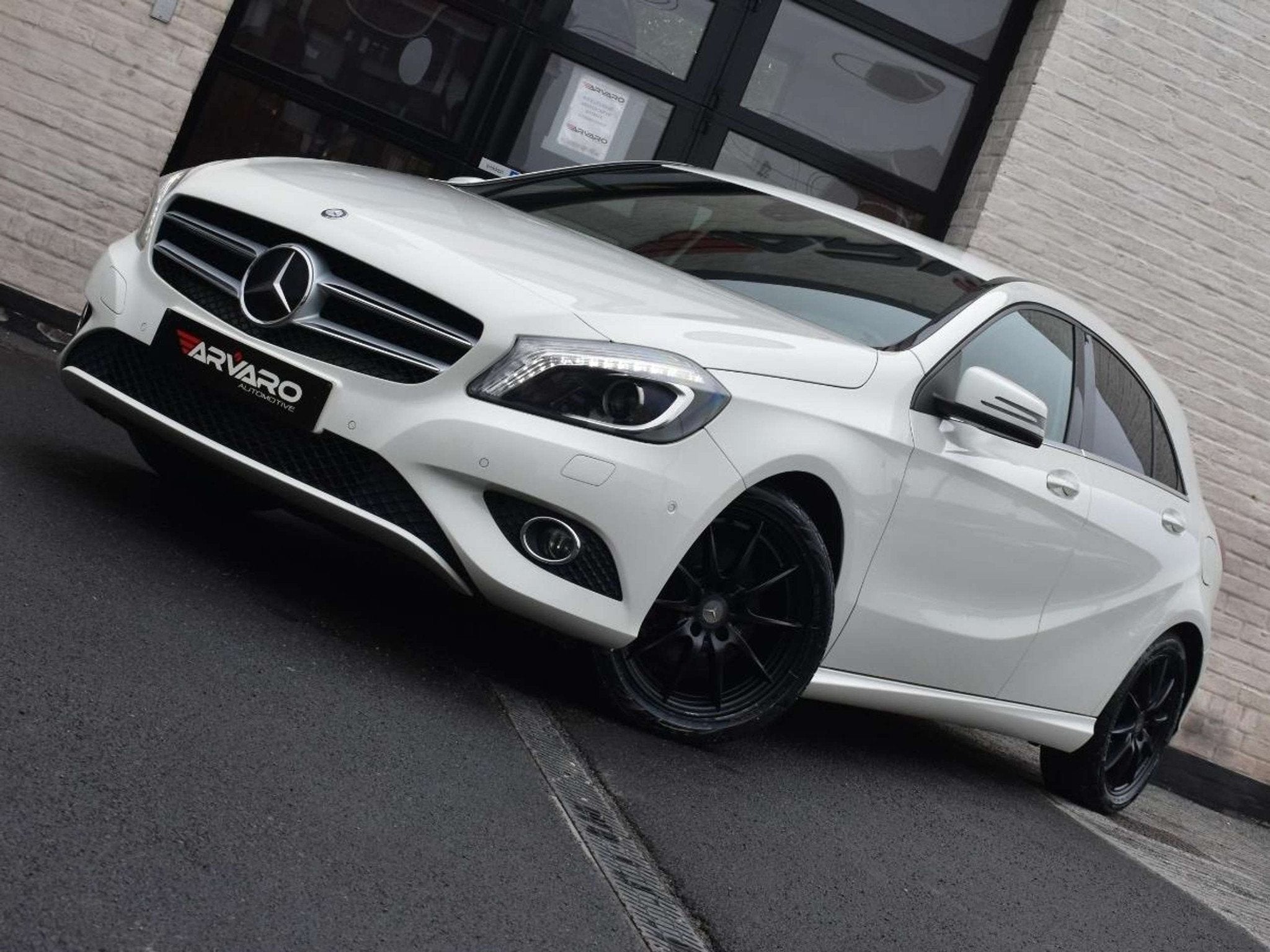 Mercedes-Benz A-Klasse 180 I Navi / Xenon / Leder / PDC / Ve, 122 pk, Gebruikt, 4 cilinders, 1595 cc