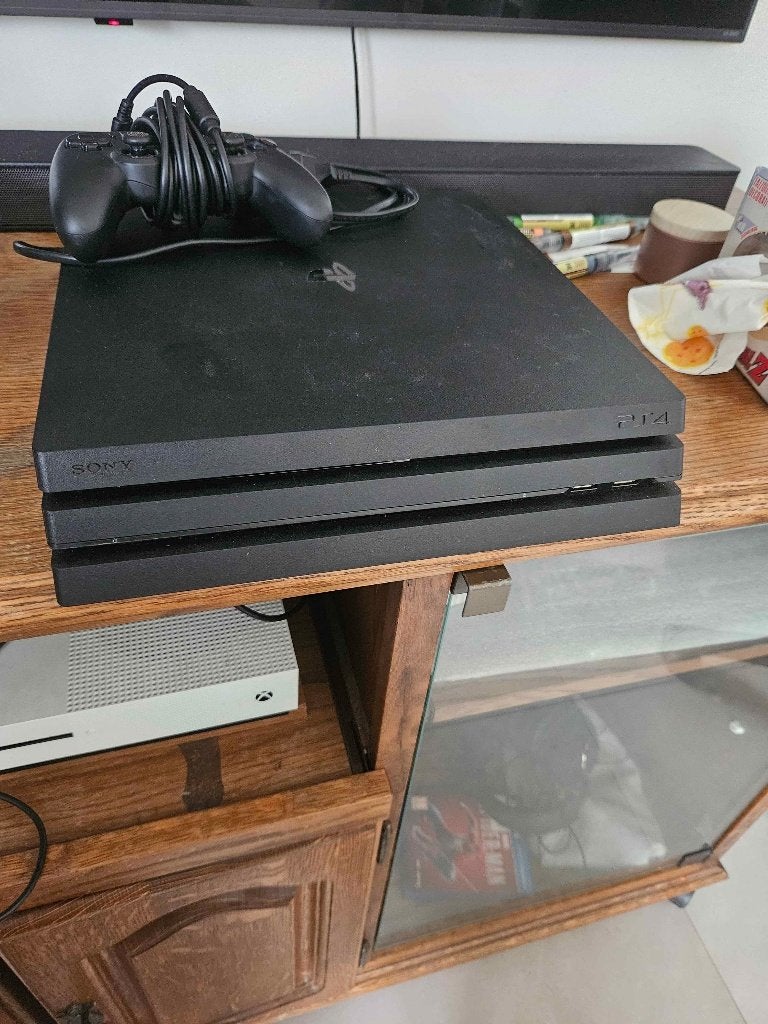 Ps4 pro, Ophalen, Zo goed als nieuw, Met 1 controller, Pro