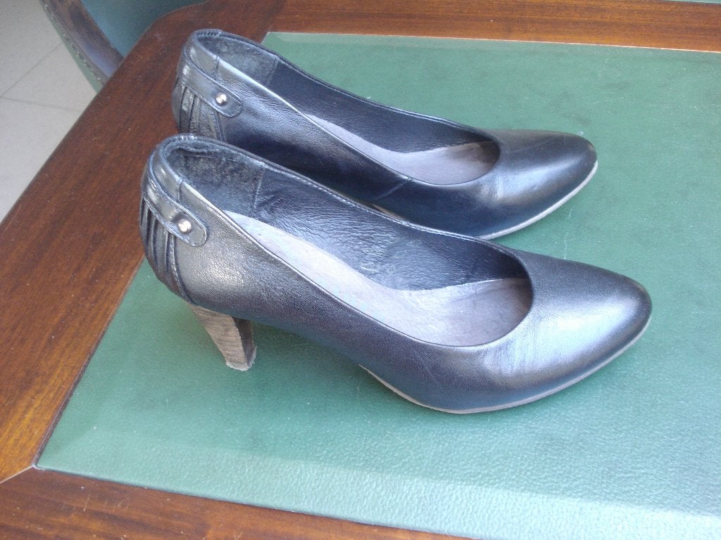 Piure zwarte pumps, dames. mt 36, Enlèvement ou Envoi, Escarpins, Piure, Porté