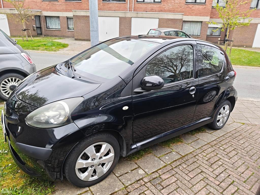 TOYOTA AYGO 1.0 12V VVT-I 5DERS/AIRCO/ZWART, Auto's, Euro 5, Stof, Zwart, Zwart