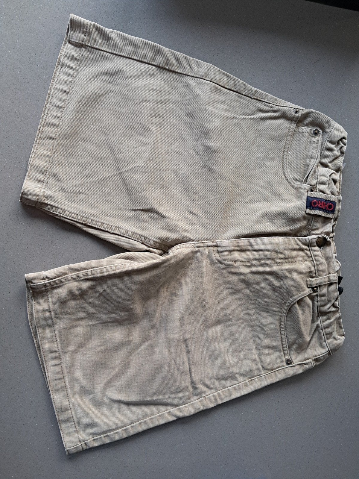 Chiro short Bermuda maat 29, Enlèvement