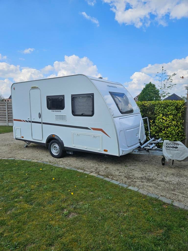 Weinsberg caracito QD390 van 2021., Overige merken, Voortentlamp, Frans bed, 7 tot 8 meter
