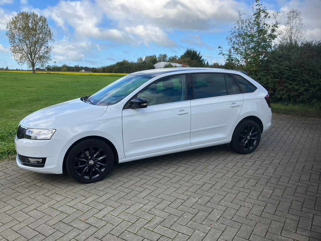 Skoda Rapid Spaceback., Voorwielaandrijving, Stof, Wit, 5 deurs