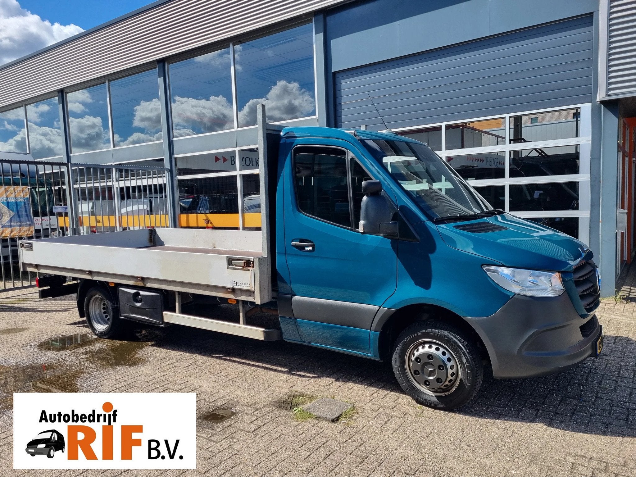 Mercedes-Benz Sprinter 516 CDI Open laadbak 4.26m GVW 5000kg, Autos, Camionnettes & Utilitaires, Achat, Euro 6, Entreprise, 2 places