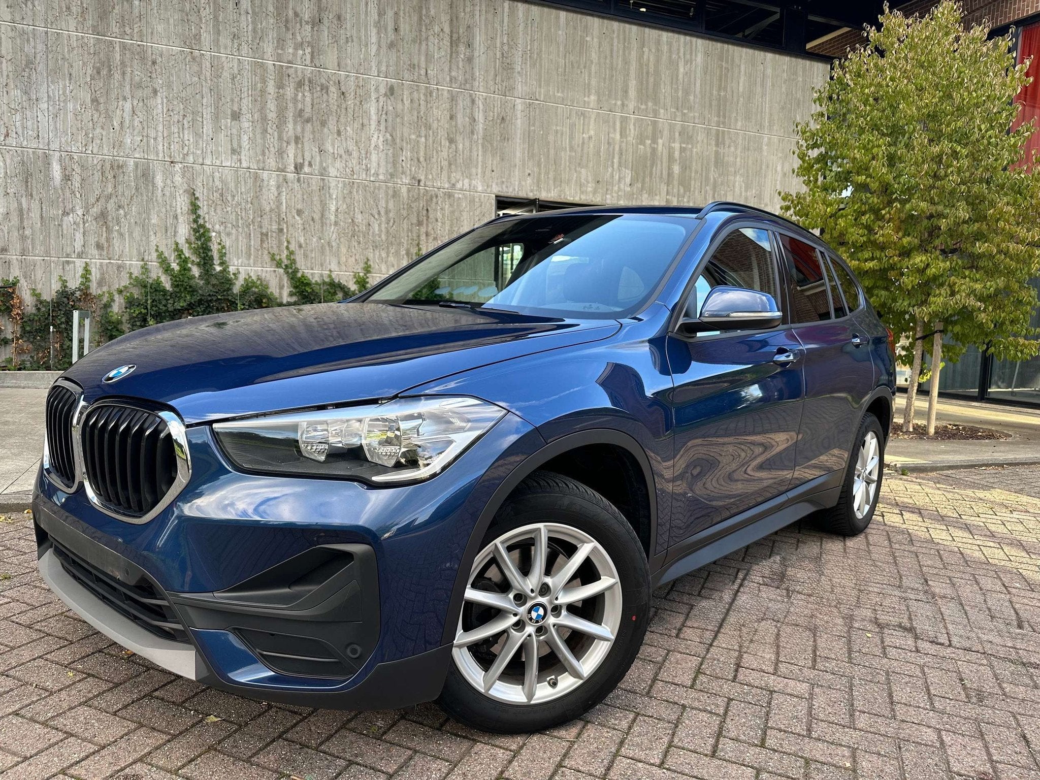 BMW X1 1.5 sDrive18i*CARPLAY*VAT*FULL LEATHER*GARANTIE 12 MA, Autos, Achat, Euro 6, Entreprise, 5 portes