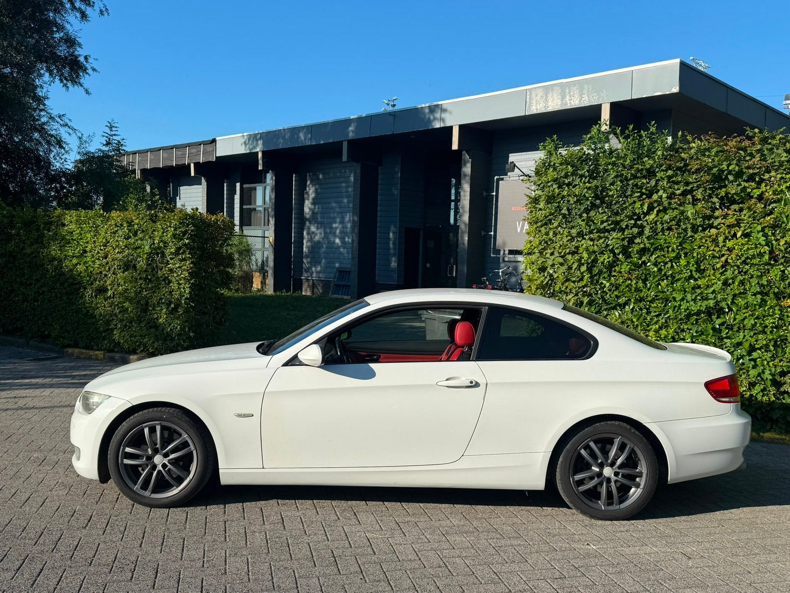 BMW 320D Coupé - Sportline - Red Interior - Euro 5 Motor ok, Auto's, BMW, Euro 5, 1995 cc, Diesel, Onderhoudsboekje
