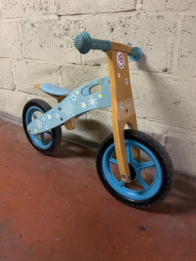 Draisienne en bois pour enfant – vélo d’équilibre, Vélos & Vélomoteurs, Vélos | Vélos pour enfant, Enlèvement, Utilisé, Moins de 16 pouces