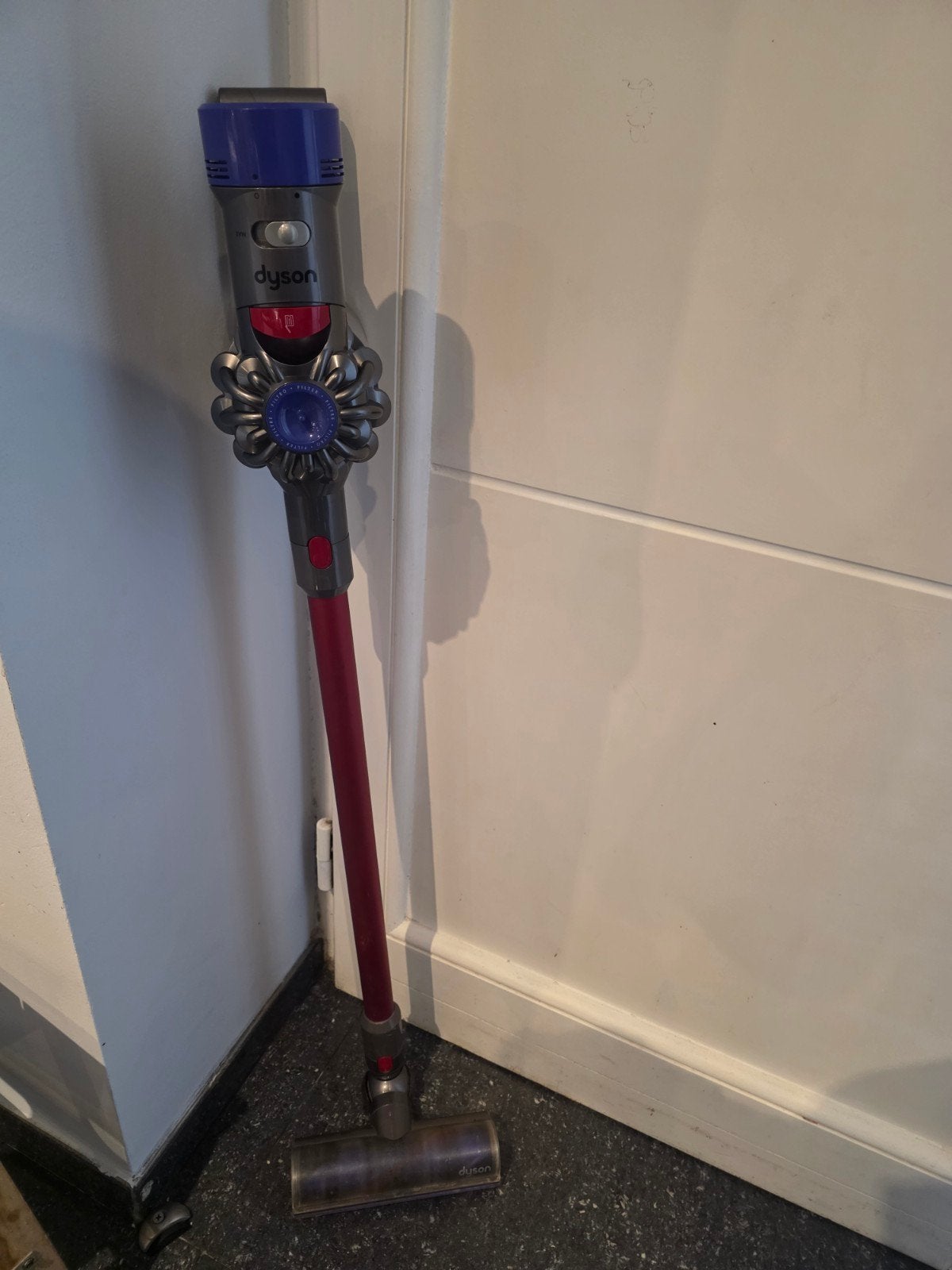 Aspirateur sans fil Dyson V8, Electroménager, Enlèvement ou Envoi, Sans fil, Dyson